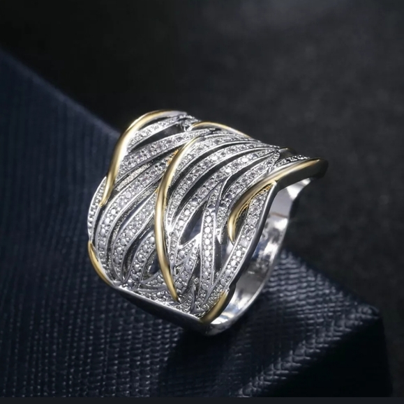 Sterling silver 925 glam ring. 2 tone .925 with Gold plating - Picture 7 of 13